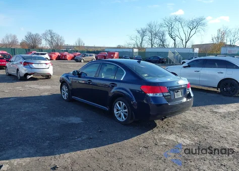 2013 Subaru Legacy 2.5I Limited z USA, uszkodzony, nr VIN 4S3BMBK63D3012786